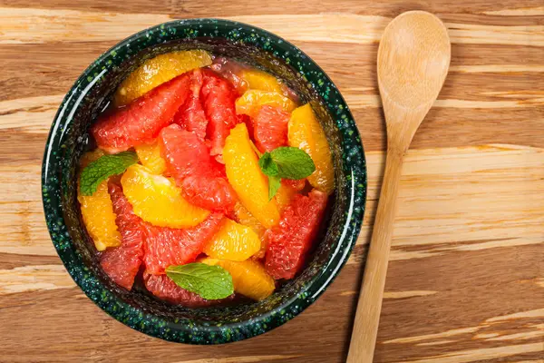 Apelsin och grapefrukt sallad — Stockfoto