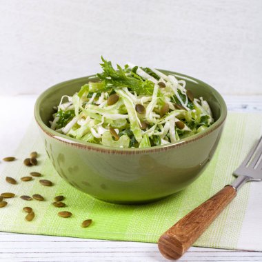 Lahana lahana salatası