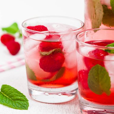 Ahududu kokteyl limonata