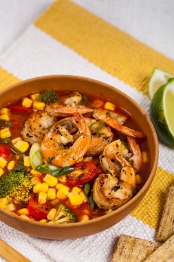 Karides çorbası domates ile