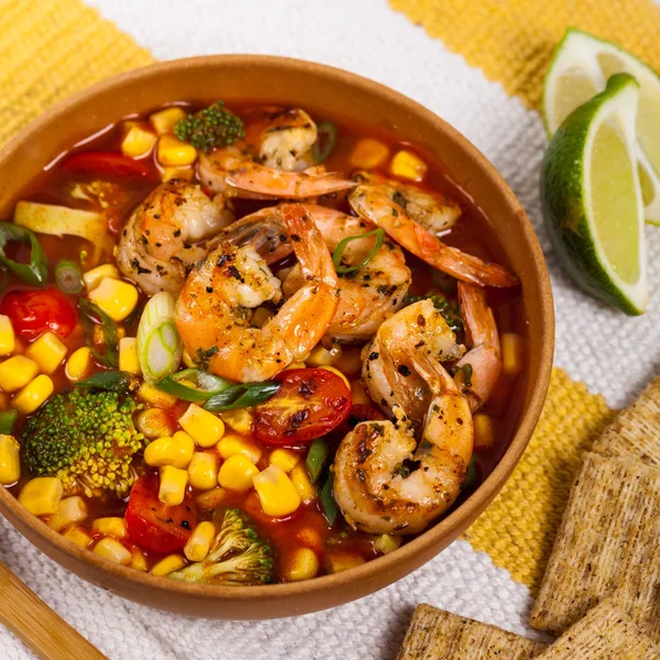 Sopa de camarão com tomate — Fotografia de Stock