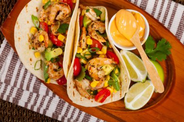 Karides Tacos Salsa ile