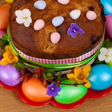 Rusça ve Ukraynaca geleneksel Paskalya kek