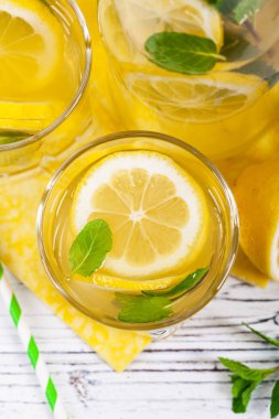 Alkollü limonata içecekler