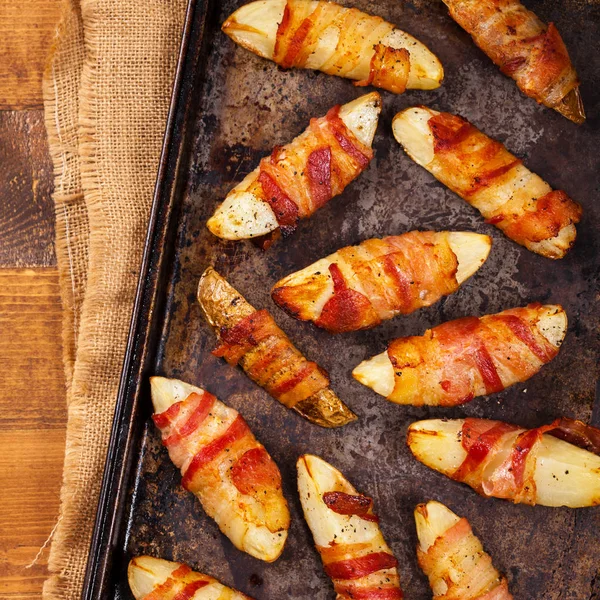 Bacon Batatas embrulhadas — Fotografia de Stock