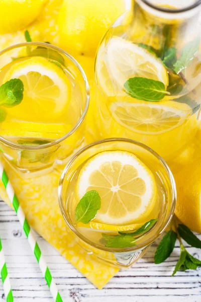 Alkollü limonata içecekler