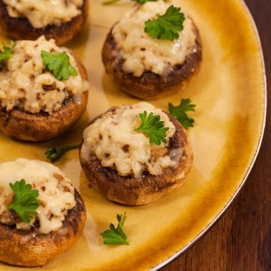 Vejetaryen mantar dolması