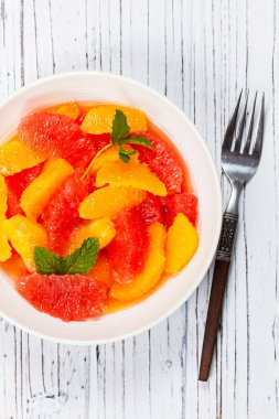 Portakal narenciye salatası