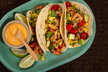 Karides tacos avokado salsa ile