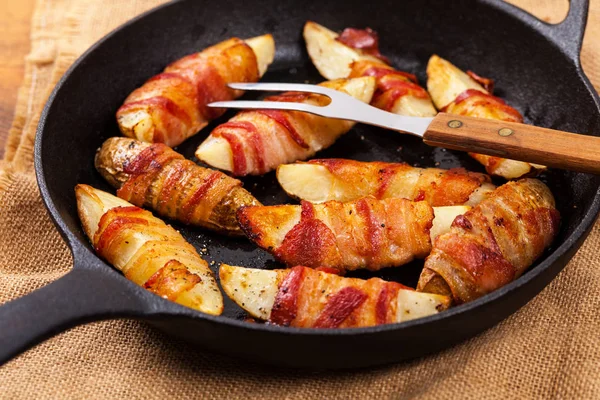 Bacon Wrapped aardappelen — Stockfoto