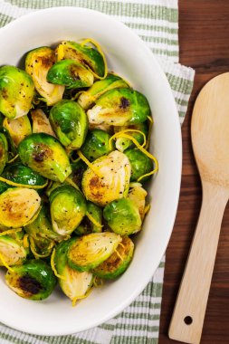 Brüksel lahanası limonlu