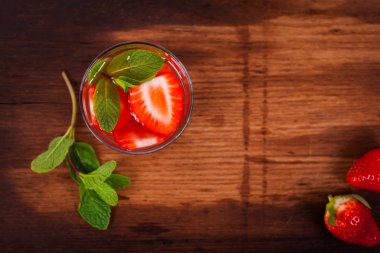 Votka çilek limonata içecekler
