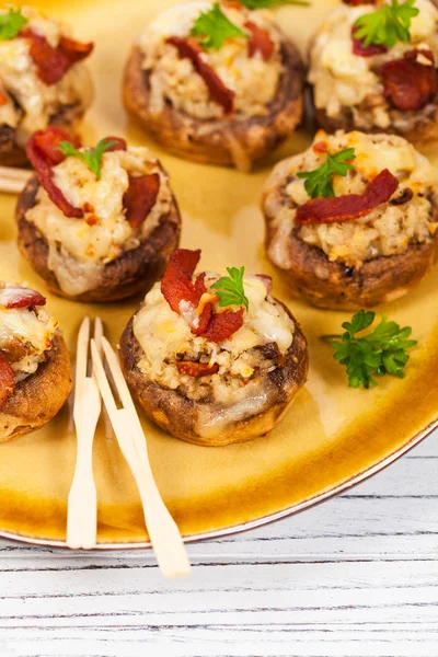 Bacon Stuffed Mushrooms — Stock Photo, Image