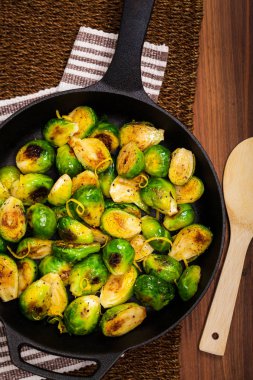 Brüksel lahanası limonlu