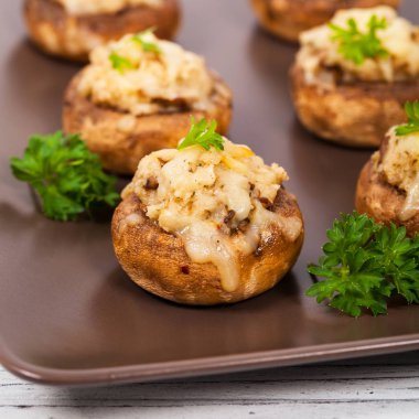 Vejetaryen mantar dolması