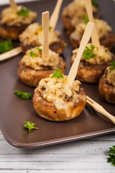 Setas rellenas vegetarianas —  Fotos de Stock