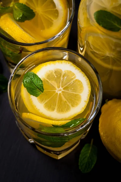 Boisson à la limonade avec jus de citron — Photo