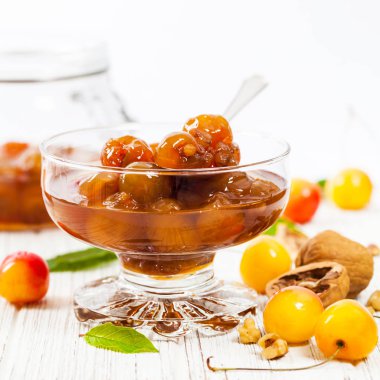 Fındıklı vişneli reçel