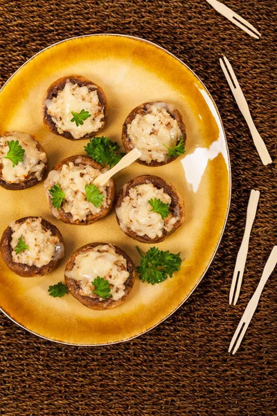 Setas rellenas vegetarianas —  Fotos de Stock