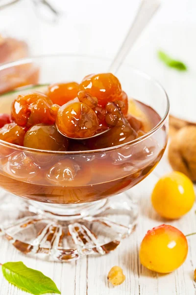 Cherry Jam met noten — Stockfoto