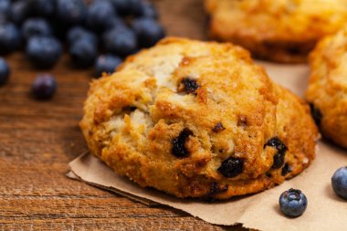 Vahşi yaban mersinli çörek