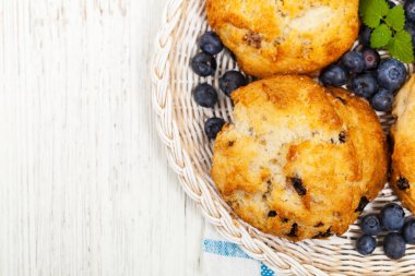 Yaban mersinli çörek pasta