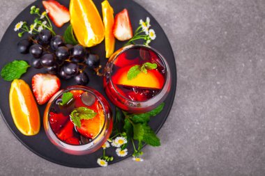 Sangria kırmızı şarap yaz içecekler