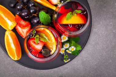 Sangria kırmızı şarap yaz içecekler