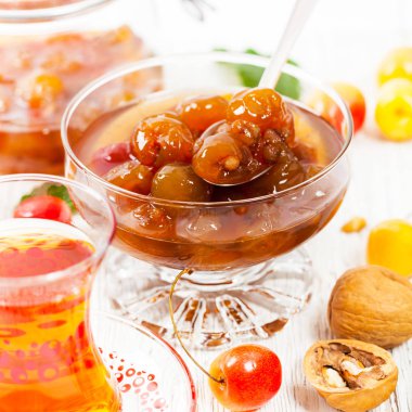 Fındıklı vişneli reçel