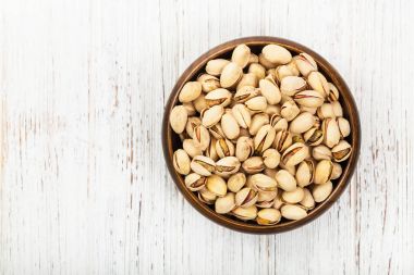 Deniz tuz kavrulmuş fıstık arka plan. Seçici odak.