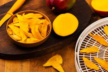 Kurutulmuş Mango meyve. Seçici odak.