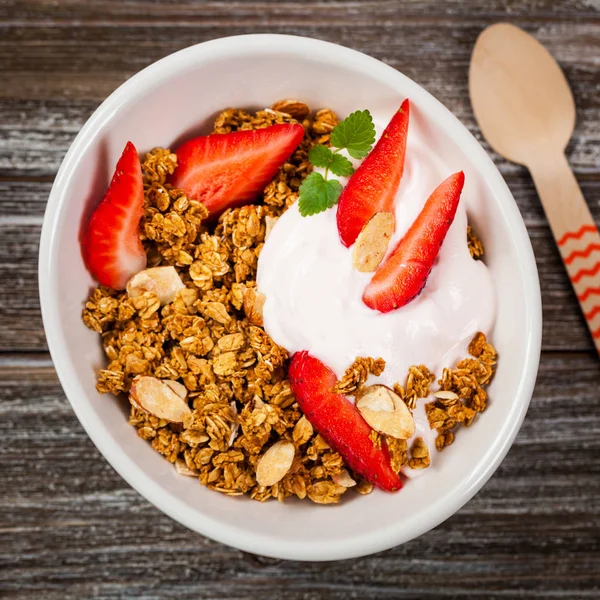 Strawberry Cinnamon Granola Yogurt Breakfast Selective Focus — Stock Photo, Image