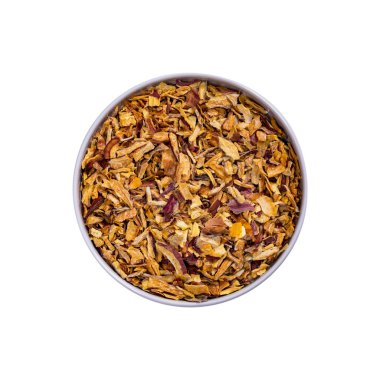 Kurutulmuş Shallot Soğan Gevreği Kurutulmuş Baharat Beyaz Arkaplanda İzole Edildi. Seçici odak.