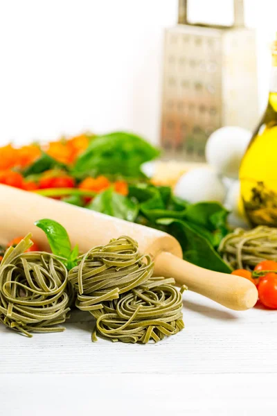 Spinach Basil Pasta Nests Wooden Background Selective Focus — Stock Photo, Image
