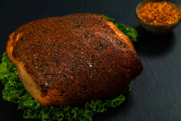Ψητό Γαλοπούλα Μαστού Cajun Στυλ Deli Μεσημεριανό Κρέας Μαύρο Φόντο Εικόνα Αρχείου