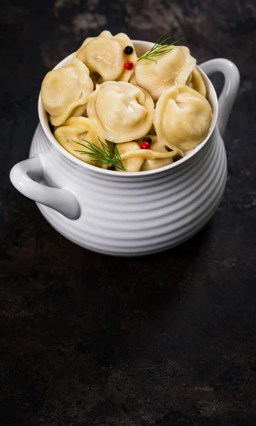 Russian Pelmeni Meat Dumplings Rustic Metal Background Foco Seletivo — Fotografia de Stock