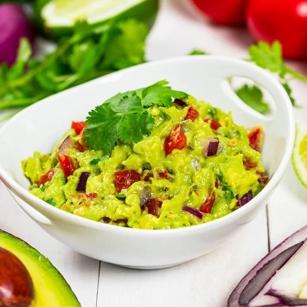 Awokado Guacamole Meksykański Dip Awokado Limonka Pomidor Cilantro Skupienie Selektywne — Zdjęcie stockowe