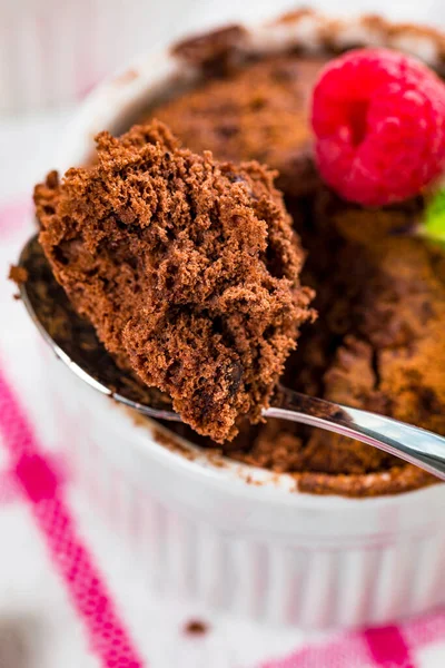 Becher Schokoladenkuchen Vorhanden Instant Schokoladenkuchen Portionsschüssel Selektiver Fokus — Stockfoto