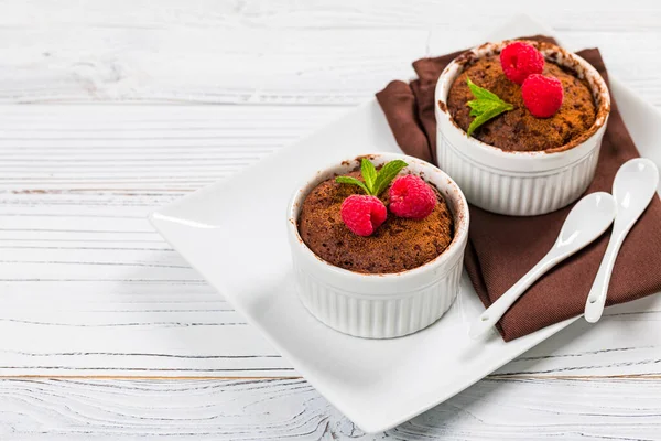 Becher Schokoladenkuchen Vorhanden Instant Schokoladenkuchen Portionsschüssel Selektiver Fokus — Stockfoto