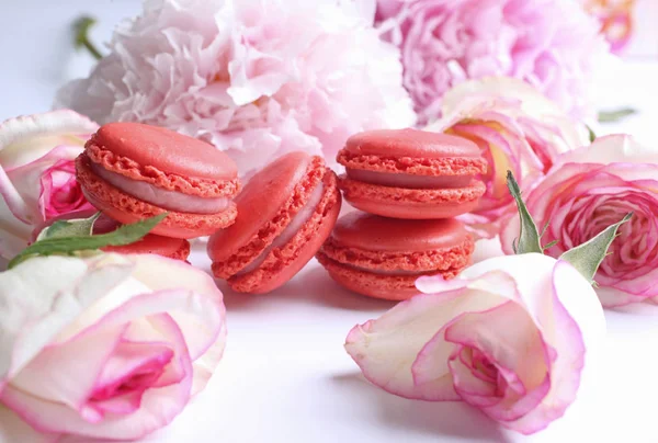 Düğün tatlı macarons ve gül ile
