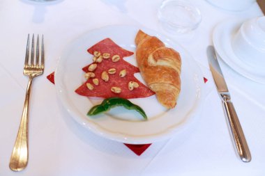 Noel ağacı kahvaltı şeklinde