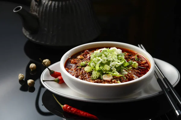Çin baharatlı Noodle kırmızı biber, Szechuan tarzı ile