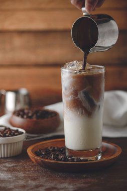 kahve ve süt buza dökme