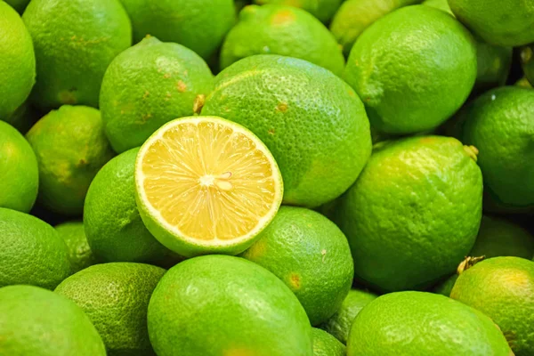 Taze limon dilim, yakın çekim — Stok fotoğraf