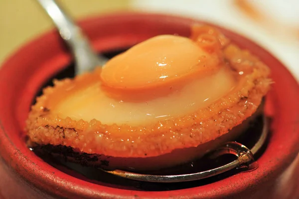 Pişmiş abalone çorba, lezzetli lüks Çin yemeği