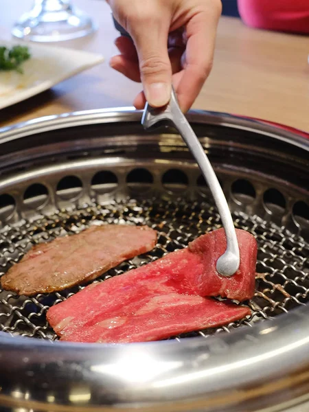 뜨거운 그릴에 프리미엄 원시 Wagyu 일본 쇠고기 — 스톡 사진