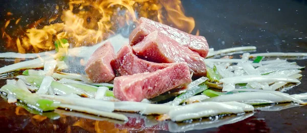 Крупним планом Stir смажена яловичина з полум'я — стокове фото