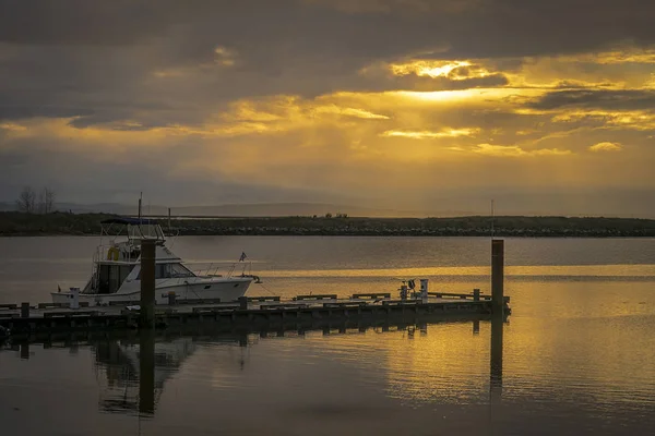 在美丽的夕阳，公元前加拿大温哥华里士满渔人码头 — 图库照片