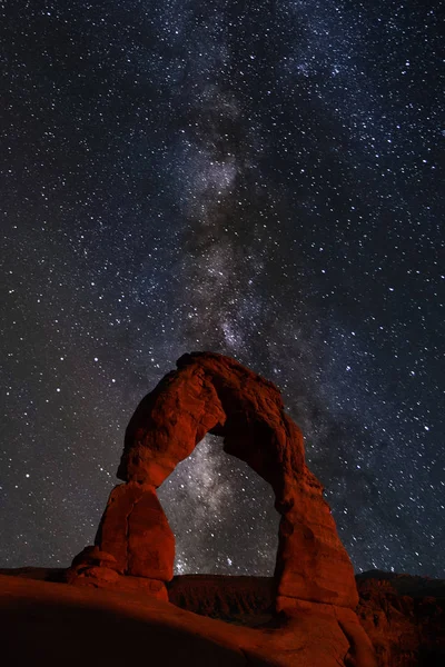 Yaz Samanyolu üzerinde Arches National Park