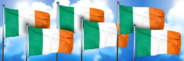 Irische Flaggen Darstellung Auf Wolkenhintergrund — Stockfoto